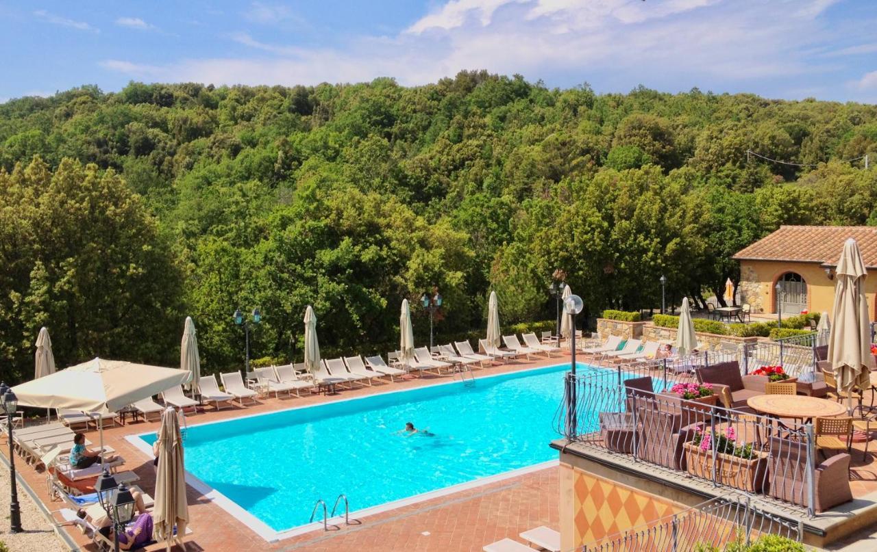 Apartments In Residence With Swimming Pool In Монтеверди-Мариттимо Экстерьер фото